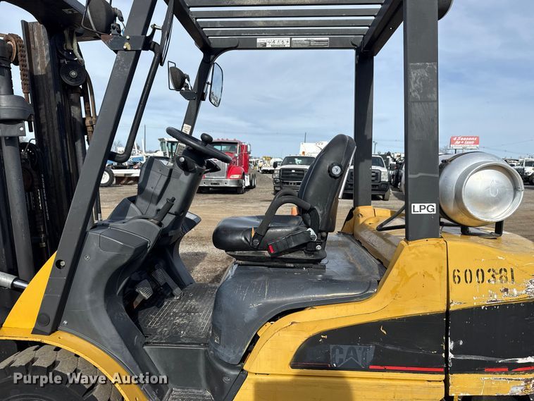 image for item EG1855 Caterpillar P4000 forklift