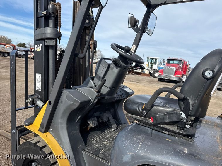 image for item EG1855 Caterpillar P4000 forklift