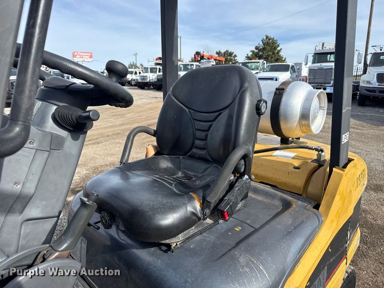 image for item EG1855 Caterpillar P4000 forklift