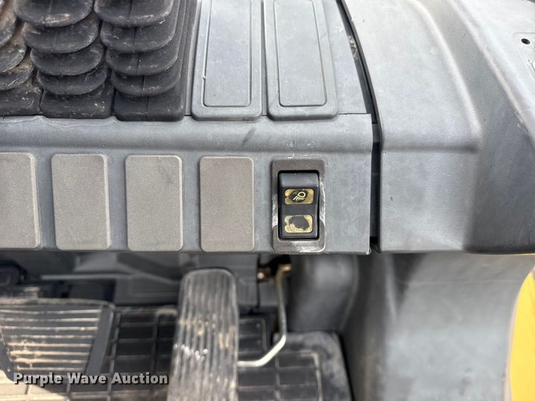 image for item EG1855 Caterpillar P4000 forklift