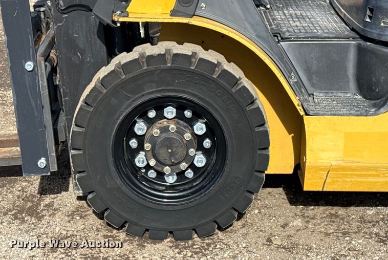 image for item EG1855 Caterpillar P4000 forklift