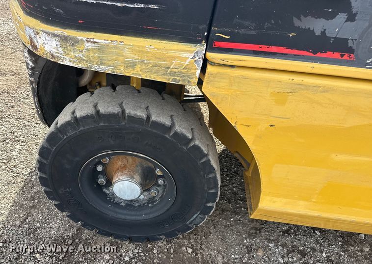 image for item EG1855 Caterpillar P4000 forklift