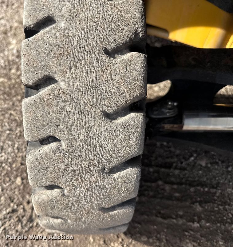 image for item EG1855 Caterpillar P4000 forklift