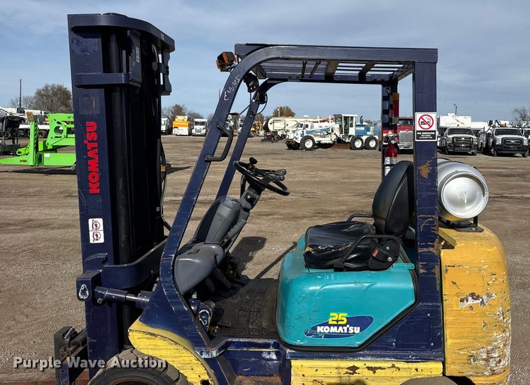 image for item EG1856 Komatsu FG25SHT-12 forklift
