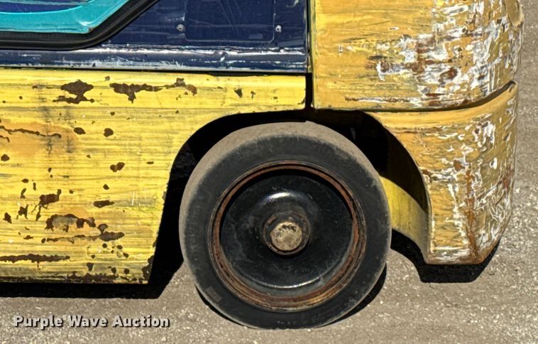 image for item EG1856 Komatsu FG25SHT-12 forklift