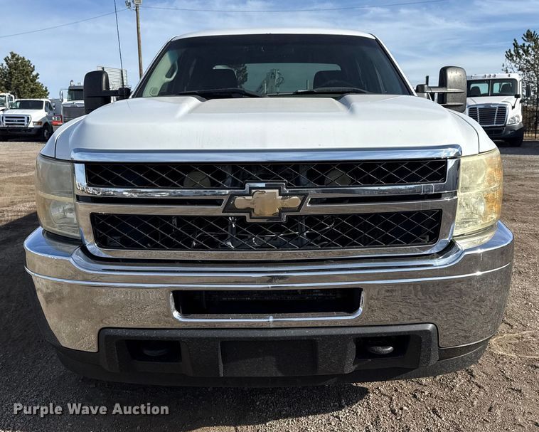 image for item EG1857 2011 Chevrolet 2500HD Crew Cab pickup truck