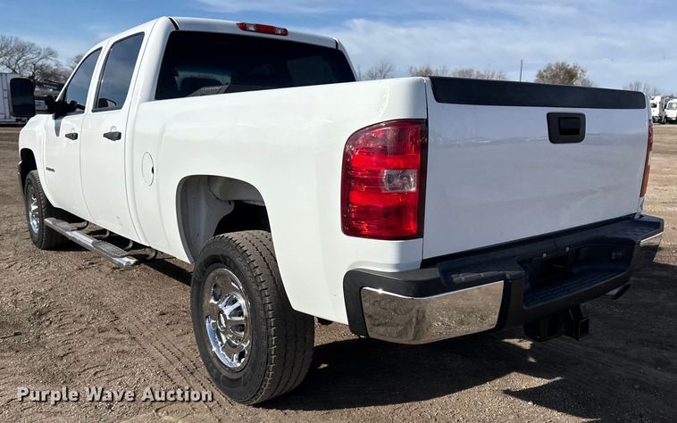 image for item EG1857 2011 Chevrolet 2500HD Crew Cab pickup truck