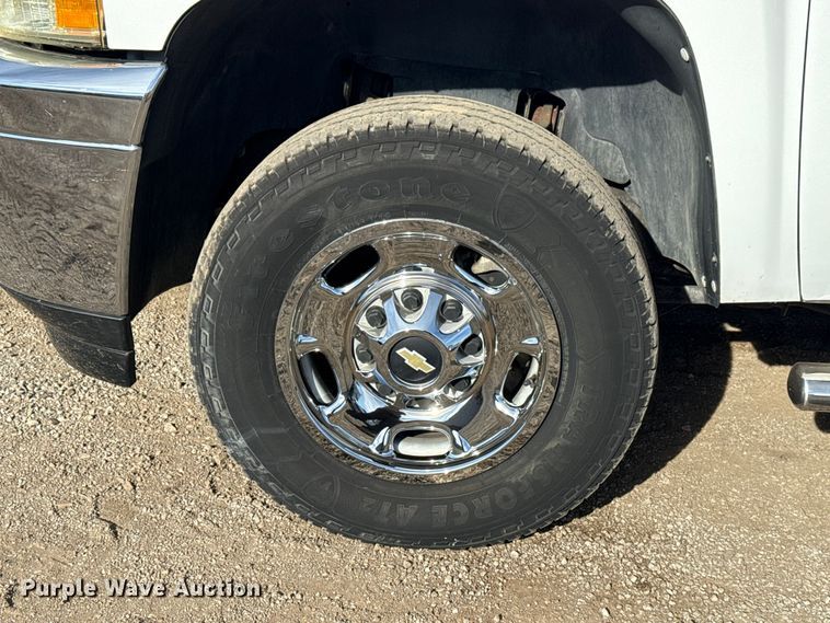 image for item EG1857 2011 Chevrolet 2500HD Crew Cab pickup truck