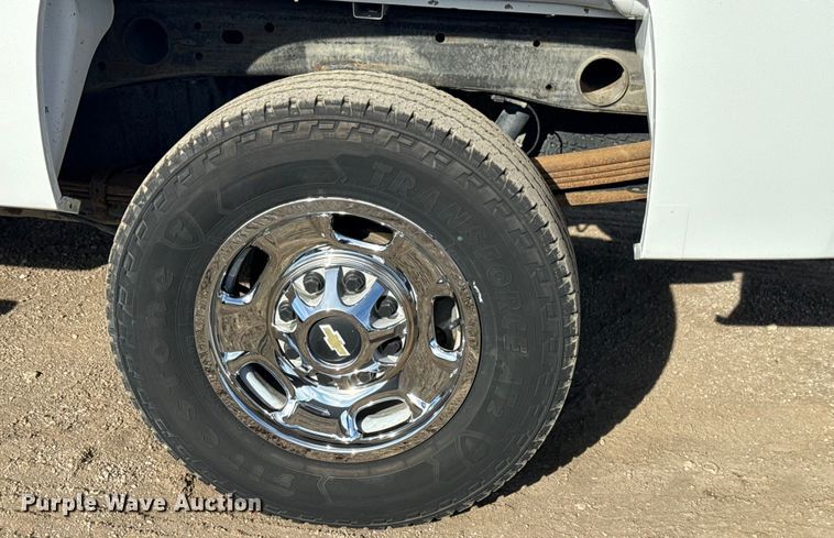 image for item EG1857 2011 Chevrolet 2500HD Crew Cab pickup truck