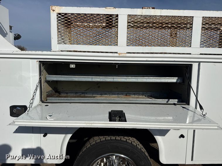 image for item EG1870 2016 Ram  5500HD utility / service truck