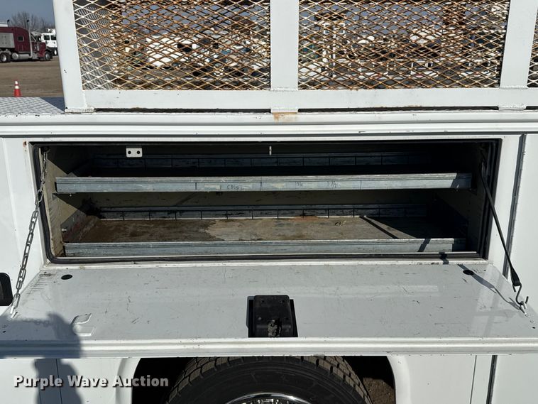 image for item EG1870 2016 Ram  5500HD utility / service truck