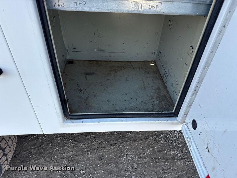 image for item EG1870 2016 Ram  5500HD utility / service truck