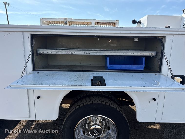 image for item EG1870 2016 Ram  5500HD utility / service truck