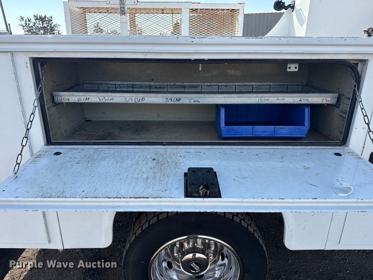 image for item EG1870 2016 Ram  5500HD utility / service truck