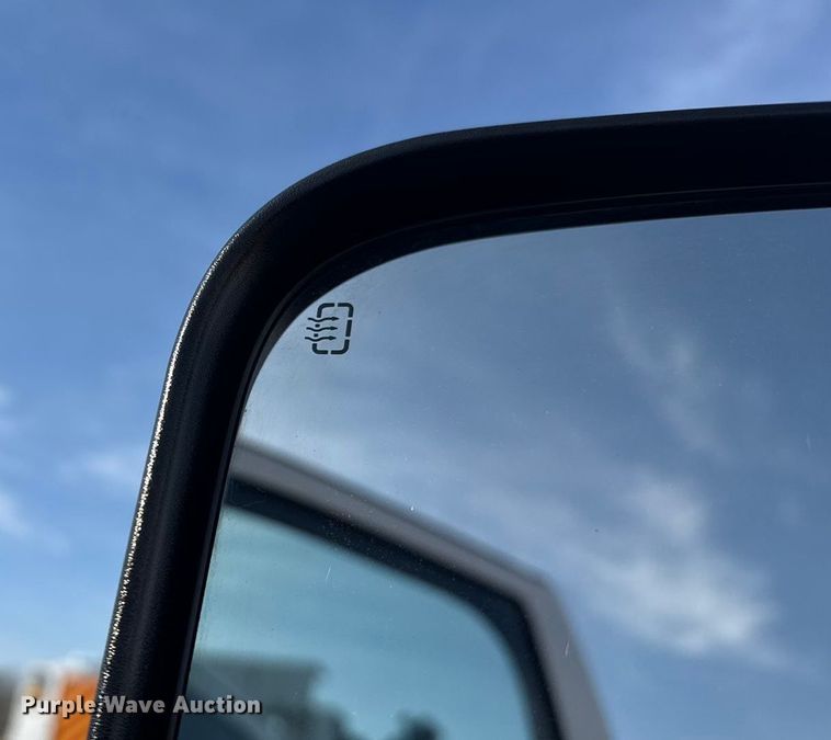 image for item EG1870 2016 Ram  5500HD utility / service truck