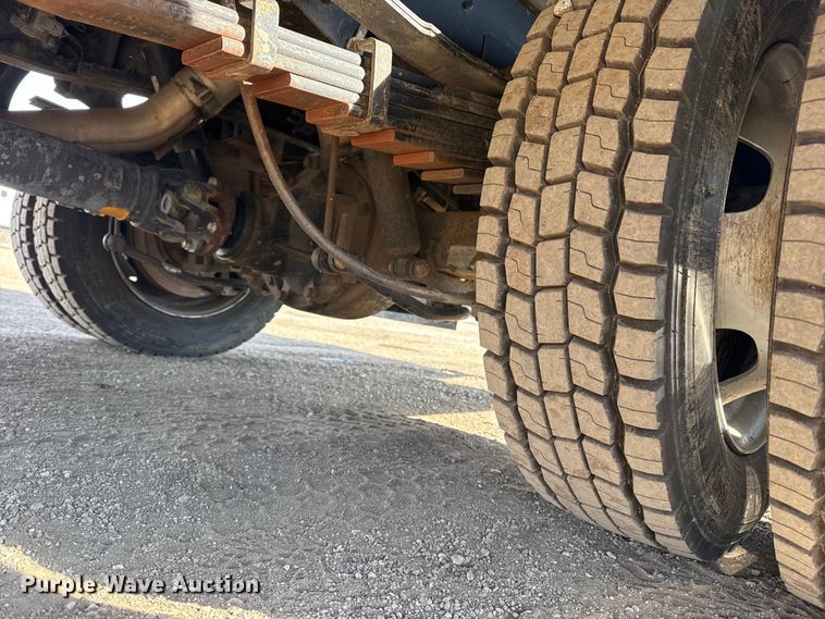 image for item EG1870 2016 Ram  5500HD utility / service truck