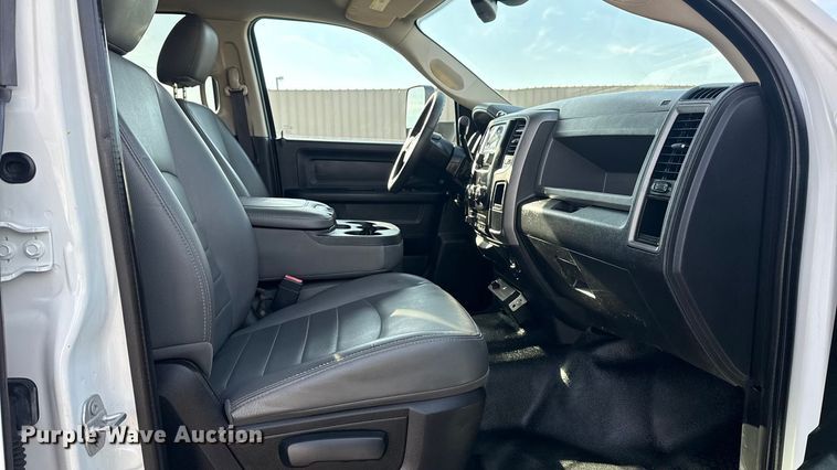 image for item EG1870 2016 Ram  5500HD utility / service truck