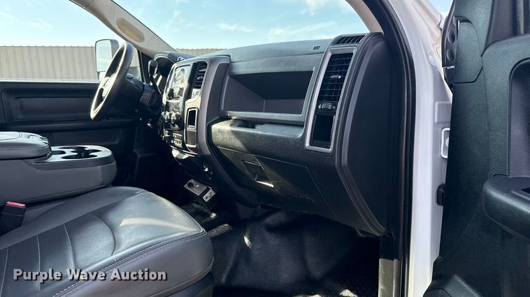 image for item EG1870 2016 Ram  5500HD utility / service truck