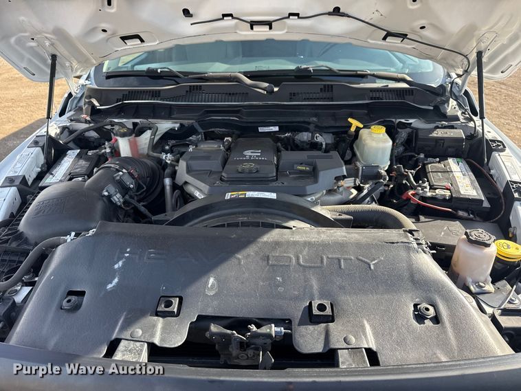 image for item EG1870 2016 Ram  5500HD utility / service truck