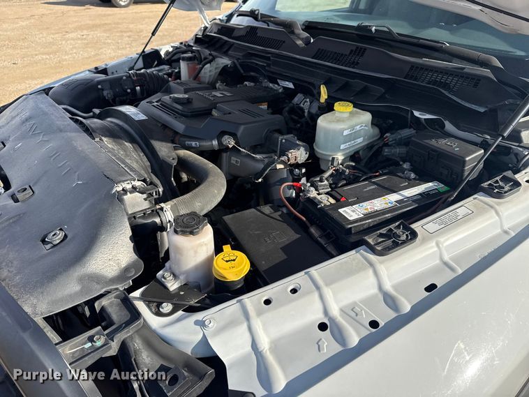 image for item EG1870 2016 Ram  5500HD utility / service truck