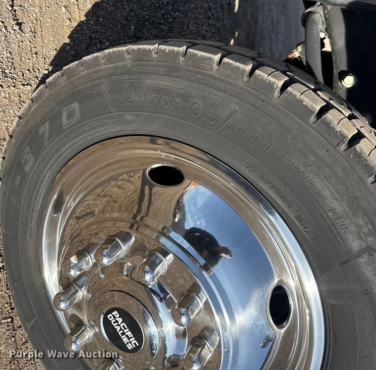 image for item EG1870 2016 Ram  5500HD utility / service truck