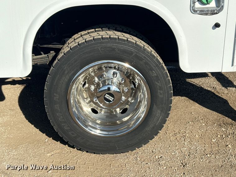 image for item EG1870 2016 Ram  5500HD utility / service truck