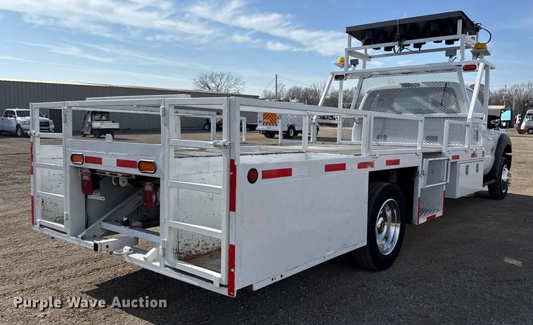 image for item EG1871 2016 Ford F550 Super Duty XL flatbed truck