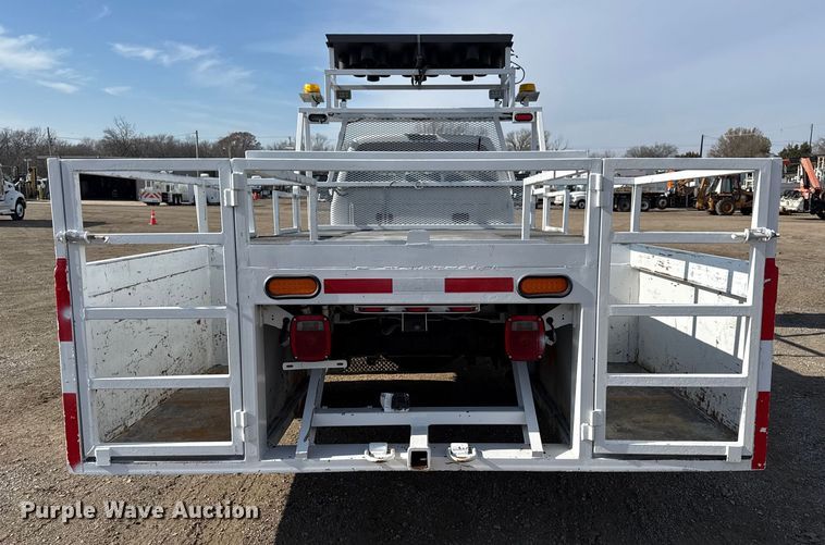 image for item EG1871 2016 Ford F550 Super Duty XL flatbed truck