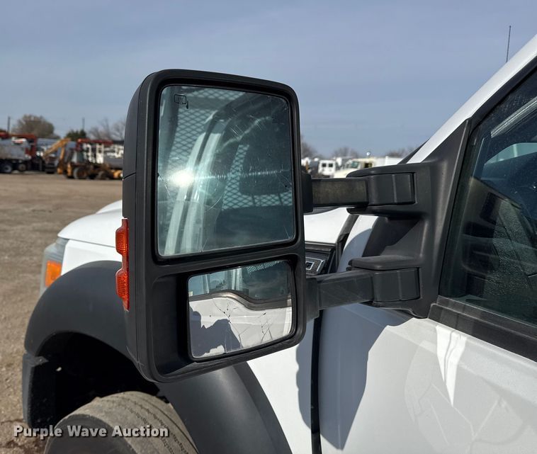 image for item EG1871 2016 Ford F550 Super Duty XL flatbed truck