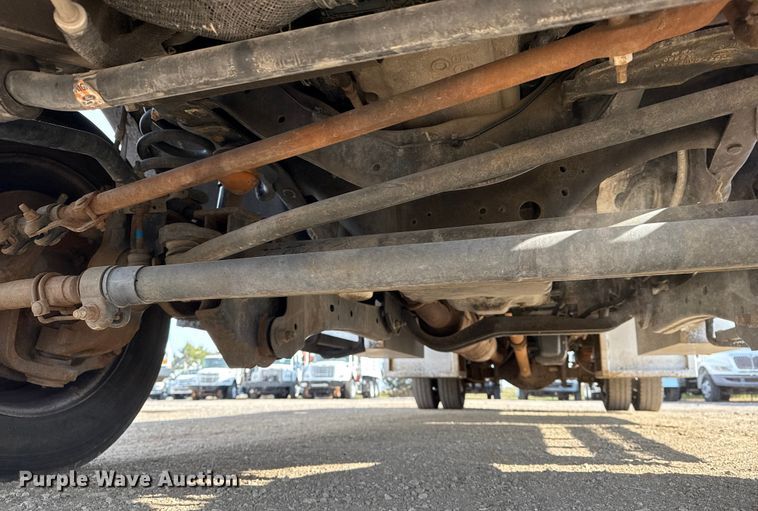 image for item EG1871 2016 Ford F550 Super Duty XL flatbed truck