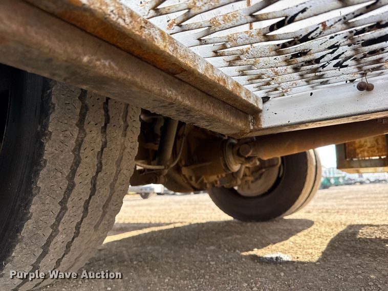 image for item EG1871 2016 Ford F550 Super Duty XL flatbed truck