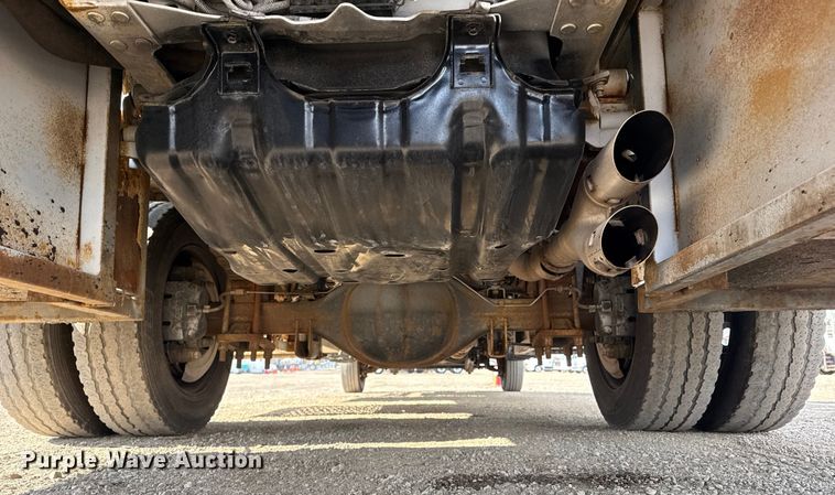 image for item EG1871 2016 Ford F550 Super Duty XL flatbed truck