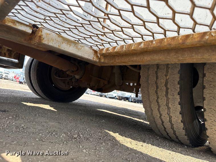 image for item EG1871 2016 Ford F550 Super Duty XL flatbed truck