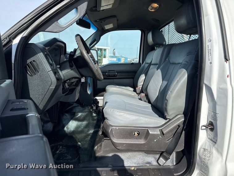 image for item EG1871 2016 Ford F550 Super Duty XL flatbed truck