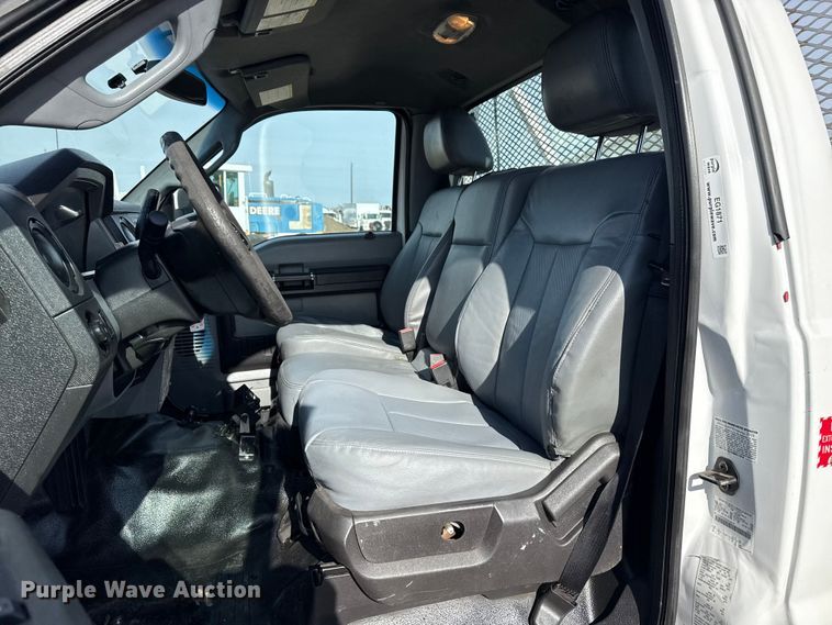 image for item EG1871 2016 Ford F550 Super Duty XL flatbed truck