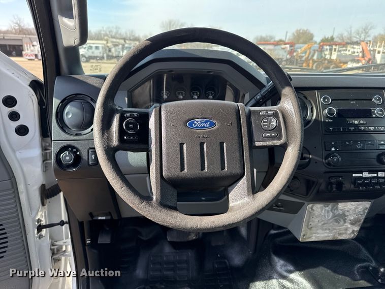 image for item EG1871 2016 Ford F550 Super Duty XL flatbed truck