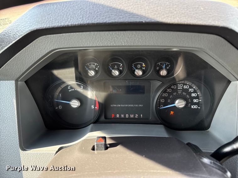 image for item EG1871 2016 Ford F550 Super Duty XL flatbed truck