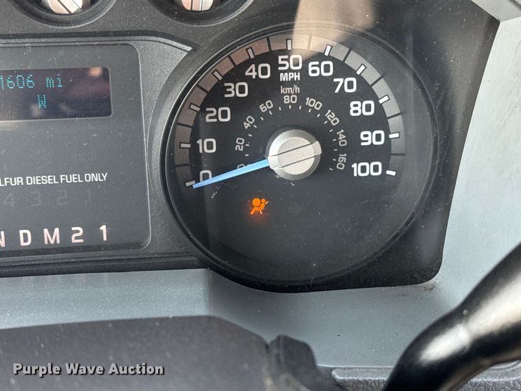 image for item EG1871 2016 Ford F550 Super Duty XL flatbed truck