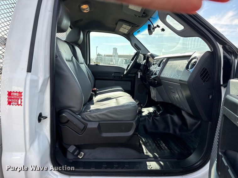 image for item EG1871 2016 Ford F550 Super Duty XL flatbed truck