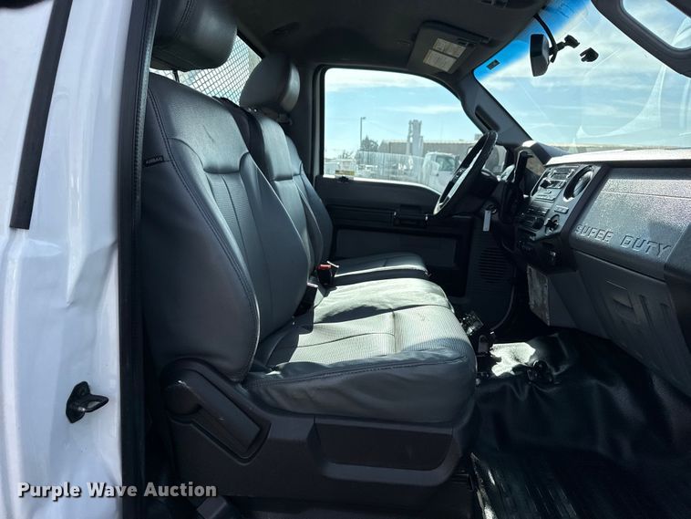 image for item EG1871 2016 Ford F550 Super Duty XL flatbed truck