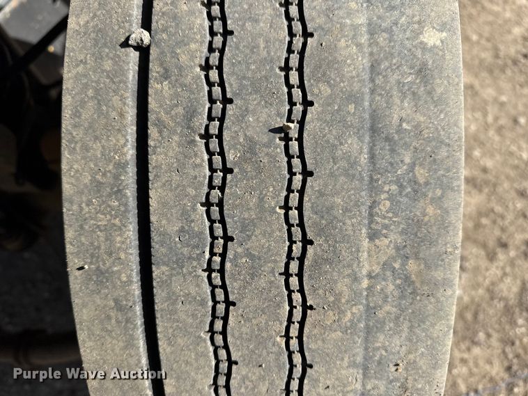 image for item EG1871 2016 Ford F550 Super Duty XL flatbed truck