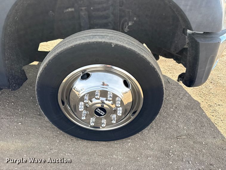 image for item EG1871 2016 Ford F550 Super Duty XL flatbed truck