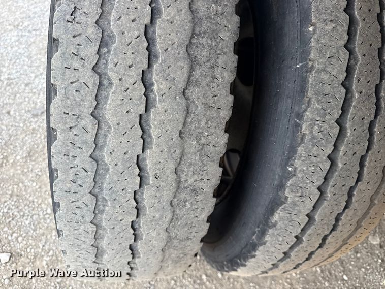 image for item EG1871 2016 Ford F550 Super Duty XL flatbed truck