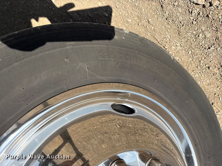 image for item EG1871 2016 Ford F550 Super Duty XL flatbed truck