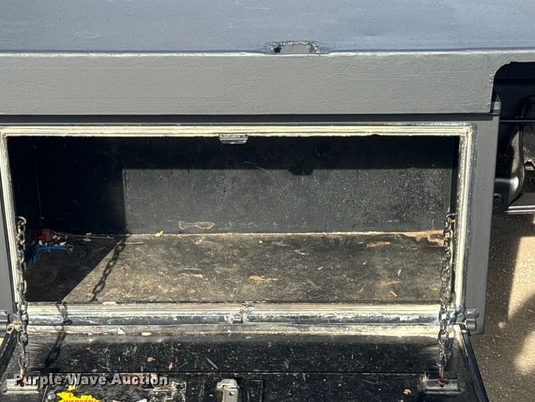 image for item EG1874 2003 Ford F350 Super Duty flatbed pickup truck