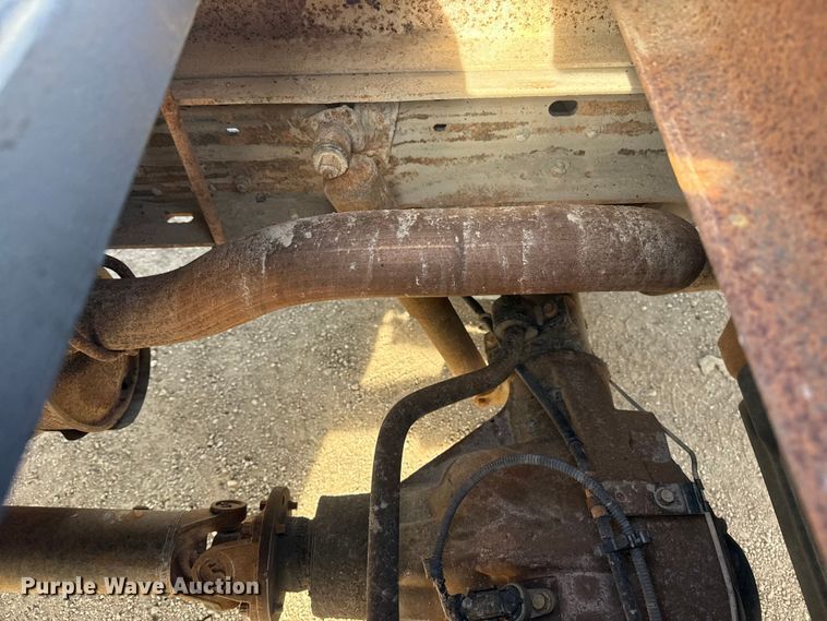 image for item EG1874 2003 Ford F350 Super Duty flatbed pickup truck