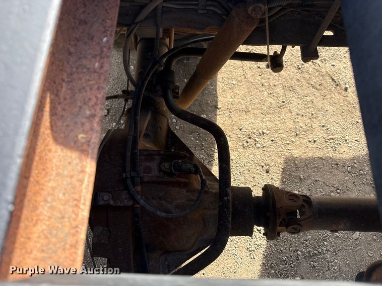 image for item EG1874 2003 Ford F350 Super Duty flatbed pickup truck