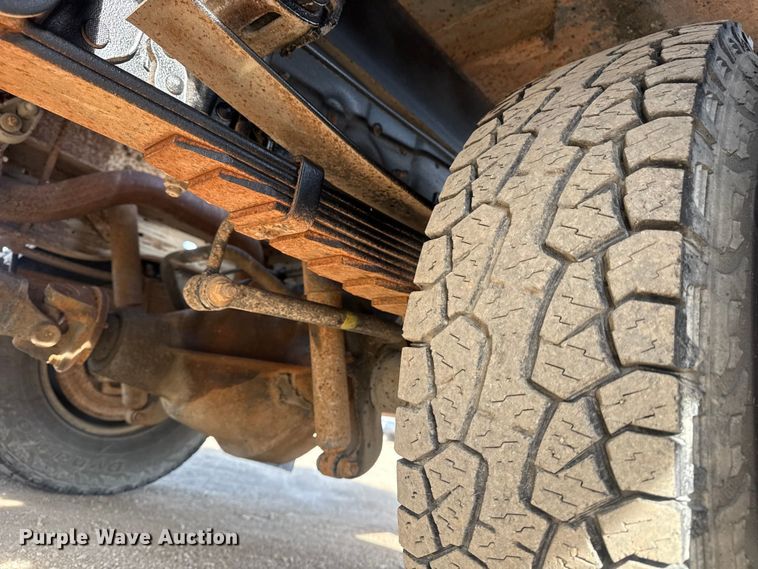 image for item EG1874 2003 Ford F350 Super Duty flatbed pickup truck