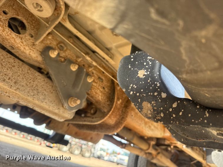 image for item EG1874 2003 Ford F350 Super Duty flatbed pickup truck