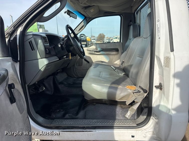 image for item EG1874 2003 Ford F350 Super Duty flatbed pickup truck